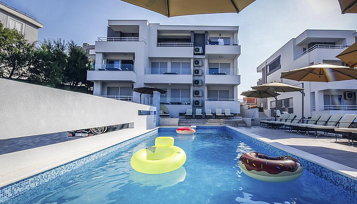 Pool Apartment